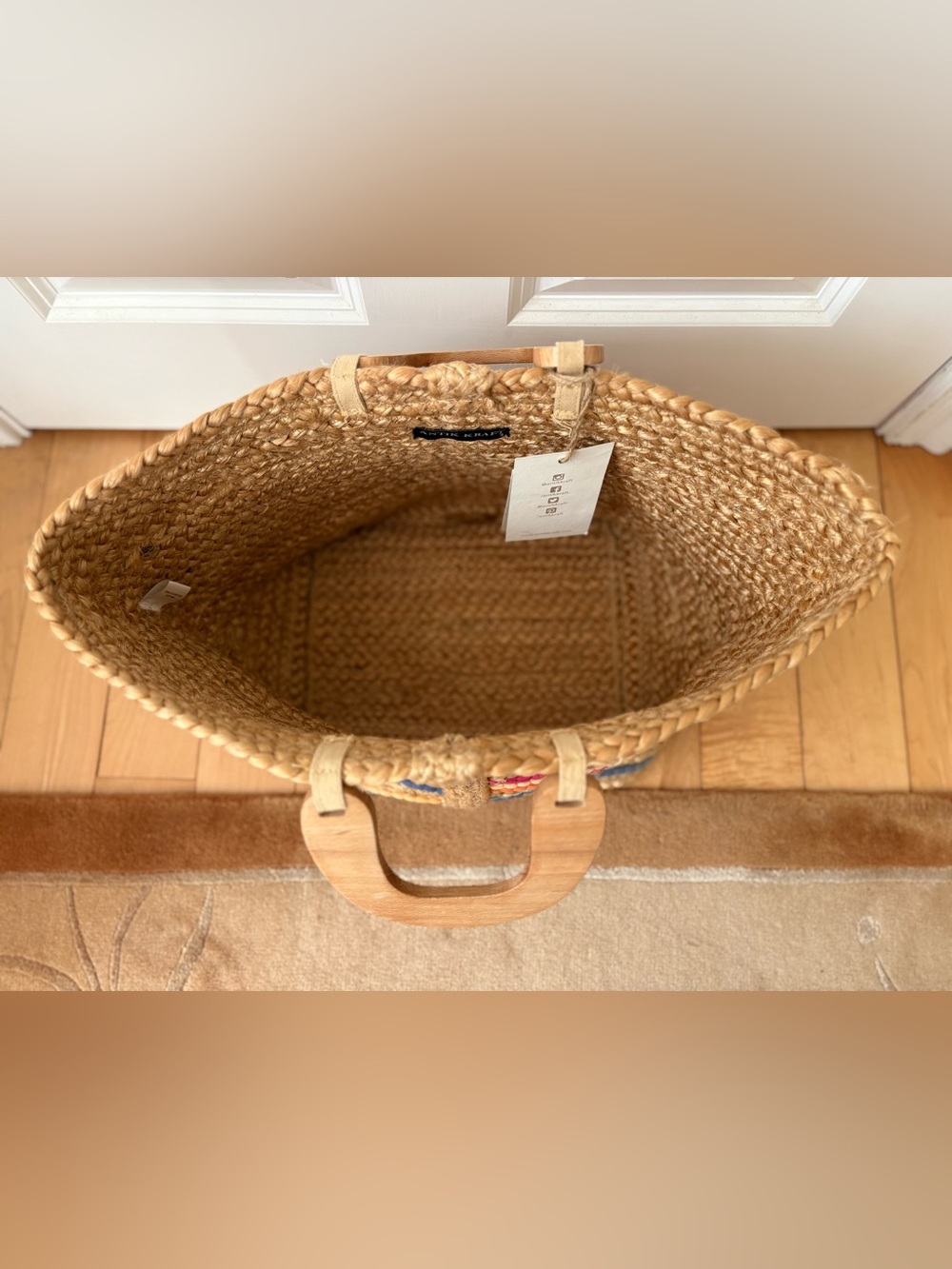 NWT, Anthropologie Antik Kraft Tuhi Colorful Jute Rainbow Tote w/ Wooden Handels - Picture 8 of 16